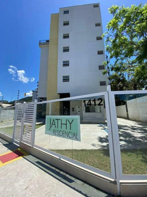 Apartament อูบาตูบา ภายนอก รูปภาพ